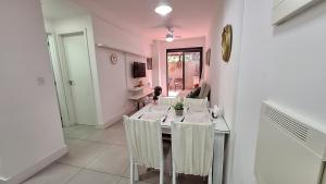 Apto moderno com miniquintal próprio e piscina