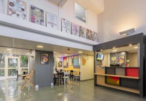 Hotels B&B HOTEL Douai Parc Des Expos Cuincy : photos des chambres