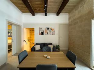 Urban Floriana Living