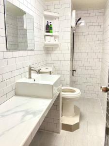 Impact Arena Condo 6fl by GoodRoom24
