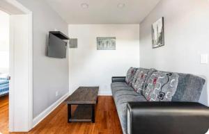 Hudson Suite 30 min to midtown