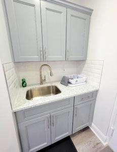 Hudson Suite 30 min to midtown