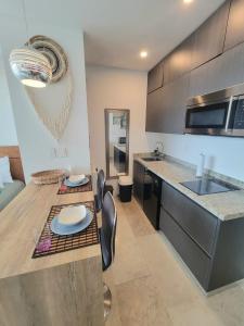 Ubicación ideal, condo a pasos de la Avenida 38