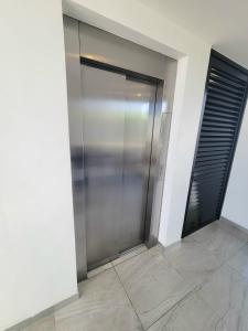 Ubicación ideal, condo a pasos de la Avenida 38