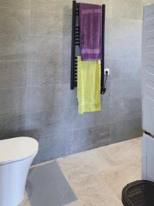 Flott sentrumsnær leilighet med egen parkering