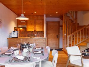 Apartment Dahlia by Interhome