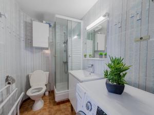 Apartment Les Casellas by Interhome