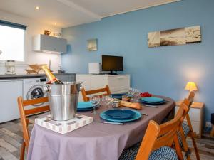 Maisons de vacances Holiday Home Le Plan d-Eau-2 by Interhome : photos des chambres