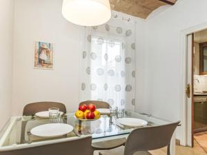 Apartment Eixample Dret Aragó Roger de Lluria by Interhome