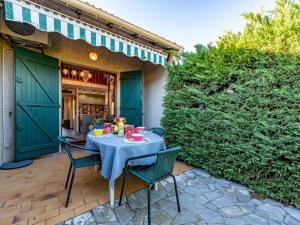 Holiday Home Les Brigantines 1 et 2-7 by Interhome