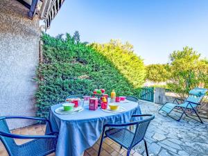 Holiday Home Les Brigantines 1 et 2-7 by Interhome