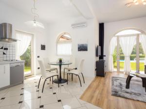 Apartment Villa Vizula by Interhome