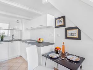 Studio Studio Republique by Interhome