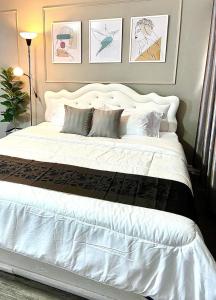 Impact Arena Condo C3 Grey by GoodRoom24