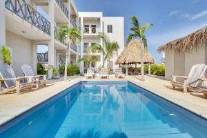 Sunset Breeze Penthouse with a View Towards the Sea - 3hvězdičkové hotely ve městě Kralendijk