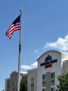 Western Slope Suites Parachute