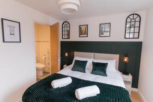 ARCADE MACHINE City Centre Sleeps 6 PARKING