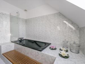 Maisons de vacances Holiday Home Kergrim-2 by Interhome : photos des chambres