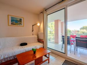 Apartment Les Calanques du Parc-4 by Interhome