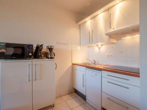 Apartment Les Calanques du Parc-4 by Interhome