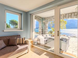 Apartment Lago Infinito by Interhome