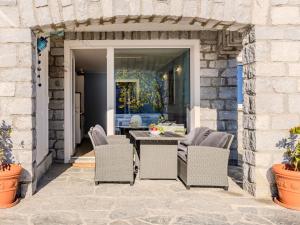 Apartment Lago Infinito by Interhome