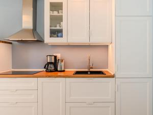 Apartment Lago Infinito by Interhome