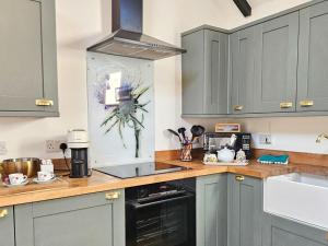 Holiday Home The Cottage by Interhome