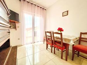 Apartment Apartment Marino-2 by Interhome