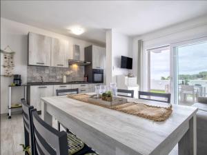 Apartment La terrazza sulla piscina by Interhome