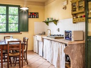 Apartment Le Debbiare-5 by Interhome