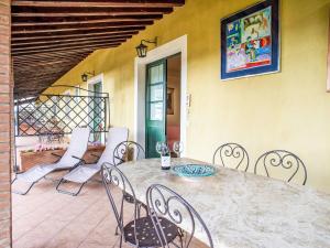 Apartment Le Debbiare-5 by Interhome