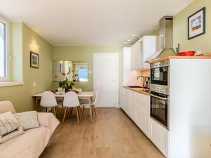 Apartment Riflesso del lago by Interhome