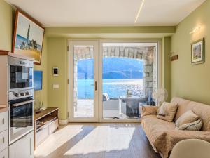 Apartment Riflesso del lago by Interhome