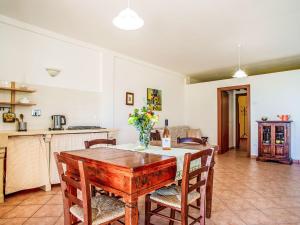 Apartment Le Debbiare-2 by Interhome