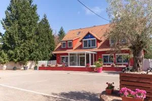 Hôtel Restaurant La Couronne - 比什维莱尔