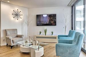 New Luxury Apt Ocean Front Heart of Olhao Plus Parking