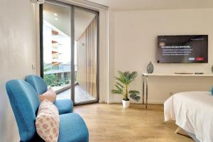 New Luxury Apt Ocean Front Heart of Olhao Plus Parking