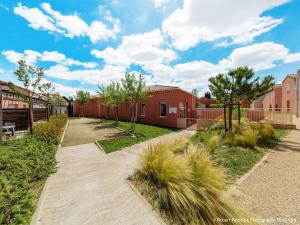 Maisons de vacances Holiday Home Domaine de Bacchus-Sejour-Galerie 4 pers by Interhome : photos des chambres