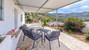 Casa Confe Sayalonga by Ruralidays