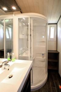 Holiday Home Les Hameaux de Pomette-Chalet 6 pers- by Interhome