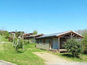 Maisons de vacances Holiday Home Les Hameaux de Pomette-Chalet 6 pers- by Interhome : photos des chambres