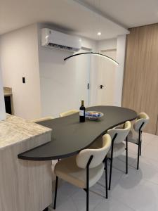 Apt Reformado, grande e moderno - 300m do Mar