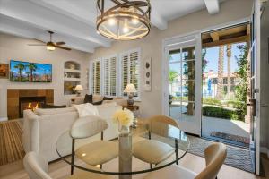 Modern LQ Getaway Steps to pool & spa #A