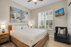 Modern LQ Getaway Steps to pool & spa #A