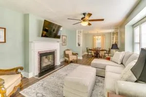 Walk to Chowan University Dog-Friendly Retreat - Murfreesboro