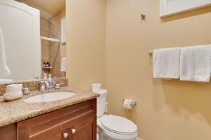 Desert Oasis Villa #A Steps from Pool