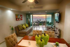 Beachfront 1BR | Pools, Gym, Restaurant & Parking