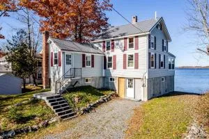 Lakeside Retreat in Orono, Maine - 格林维尔