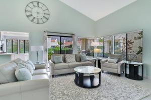 Refreshing Desert Escape near LQ Resort